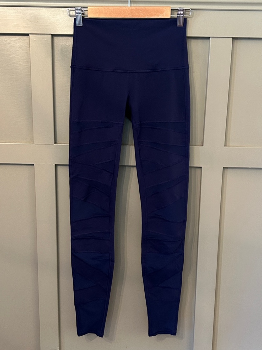 Lululemon Highest Times Pants Leggings Navy Blue Mesh Zigzag Stripe Size 6